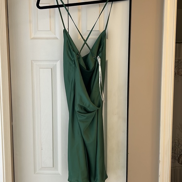 Lovers and Friends NWT size M green satin dress - Picture 2 of 2